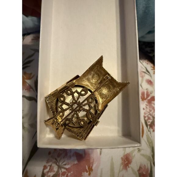 Avon 1960s Owl Solid Perfume Diffuser Gold Tone Brooch Pin Vintage - Picture 3 of 4